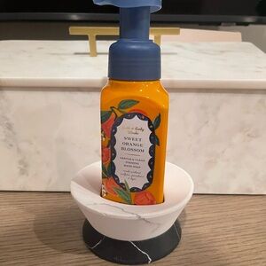 BBW BATH AND BODY WORKS MARBLE SOAP DISH HOLDER, FREE ORANGE BLOSSOM BLACK WHITE